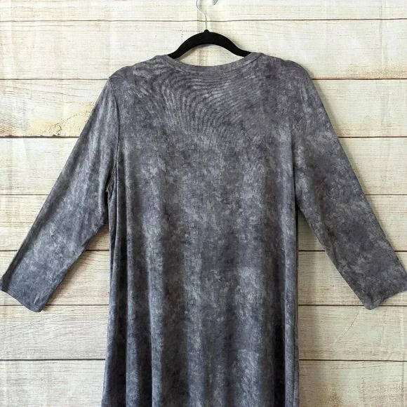 LOGO Layers Lori Goldstein Size S Distressed Print High-Low Hem Knit Tunic Top - Picture 9 of 11